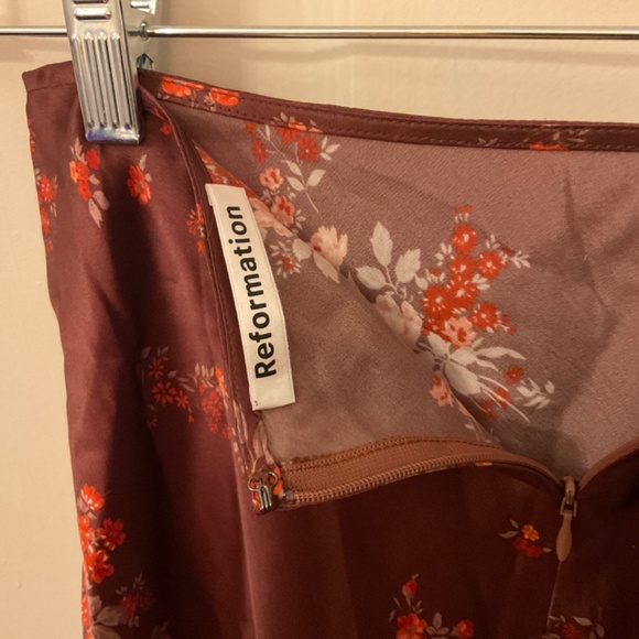 Reformation Pratt Silk Midi Skirt in Nona Size 4 - Picture 7 of 9